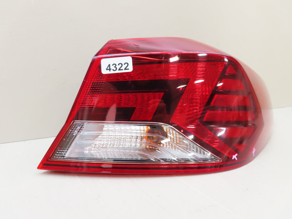 2019-2020 HYUNDAI ELANTRA  RIGHT PASSENGER SIDE OUTER TAIL LIGHT OEM 92402-F2