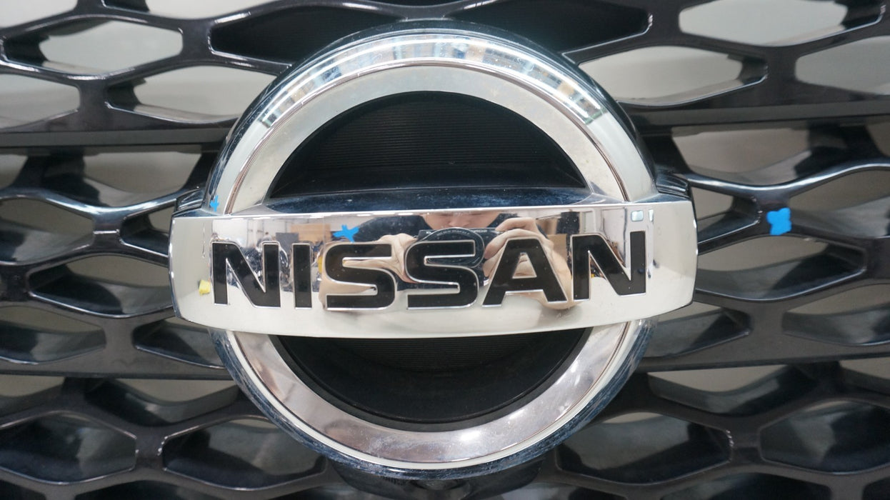 2017-2020 NISSAN ARMADA FRONT UPPER CHROME GRILLE W/CAMERA OEM 62310-5ZW0A