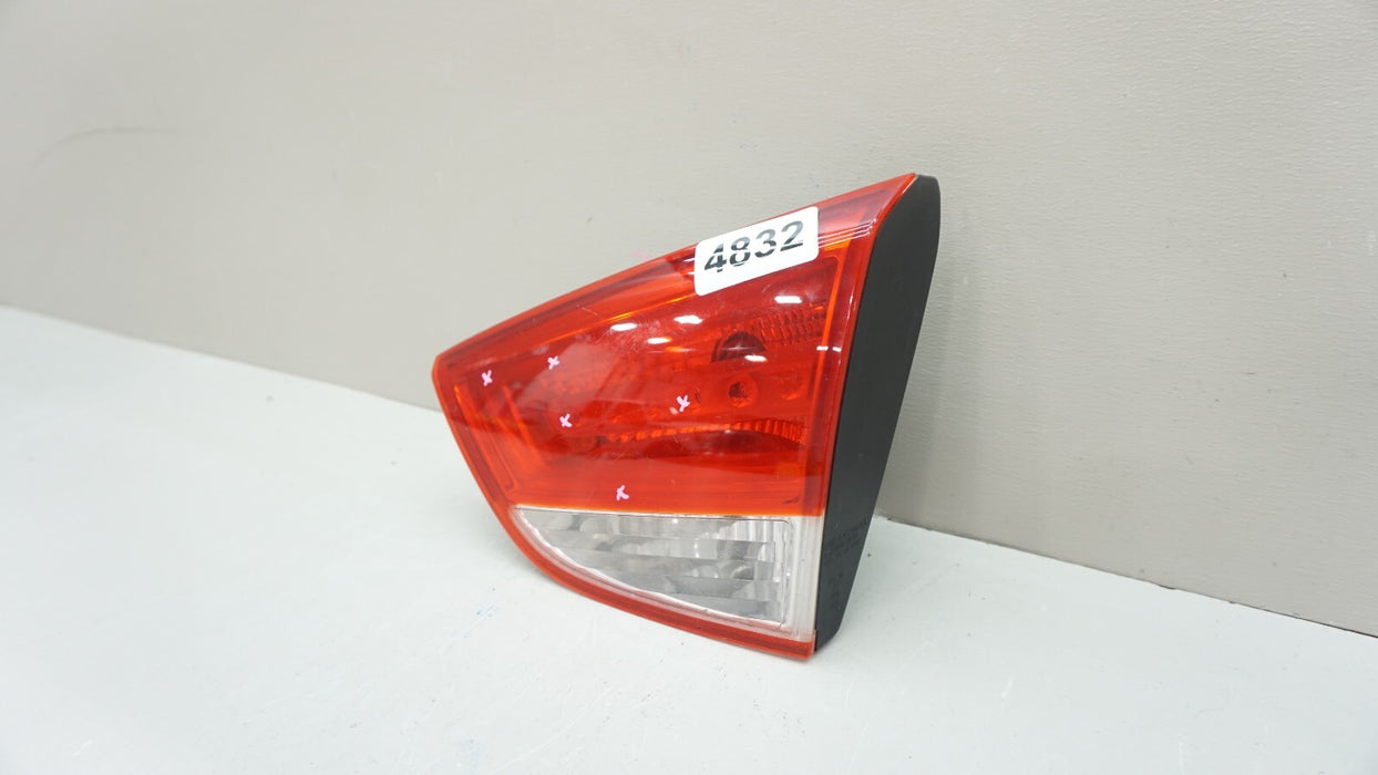2010-2015 HYUNDAI TUCSON REAR RIGHT PASSENGER SIDE INNER TAIL LIGHT OEM