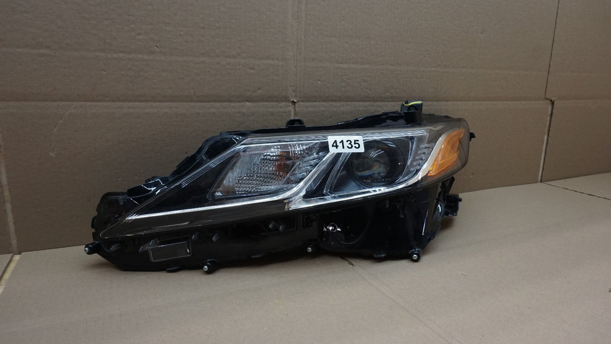 2018-2019 TOYOTA CAMRY FRONT LEFT LH DRIVERS HEADLIGHT OEM 18 19