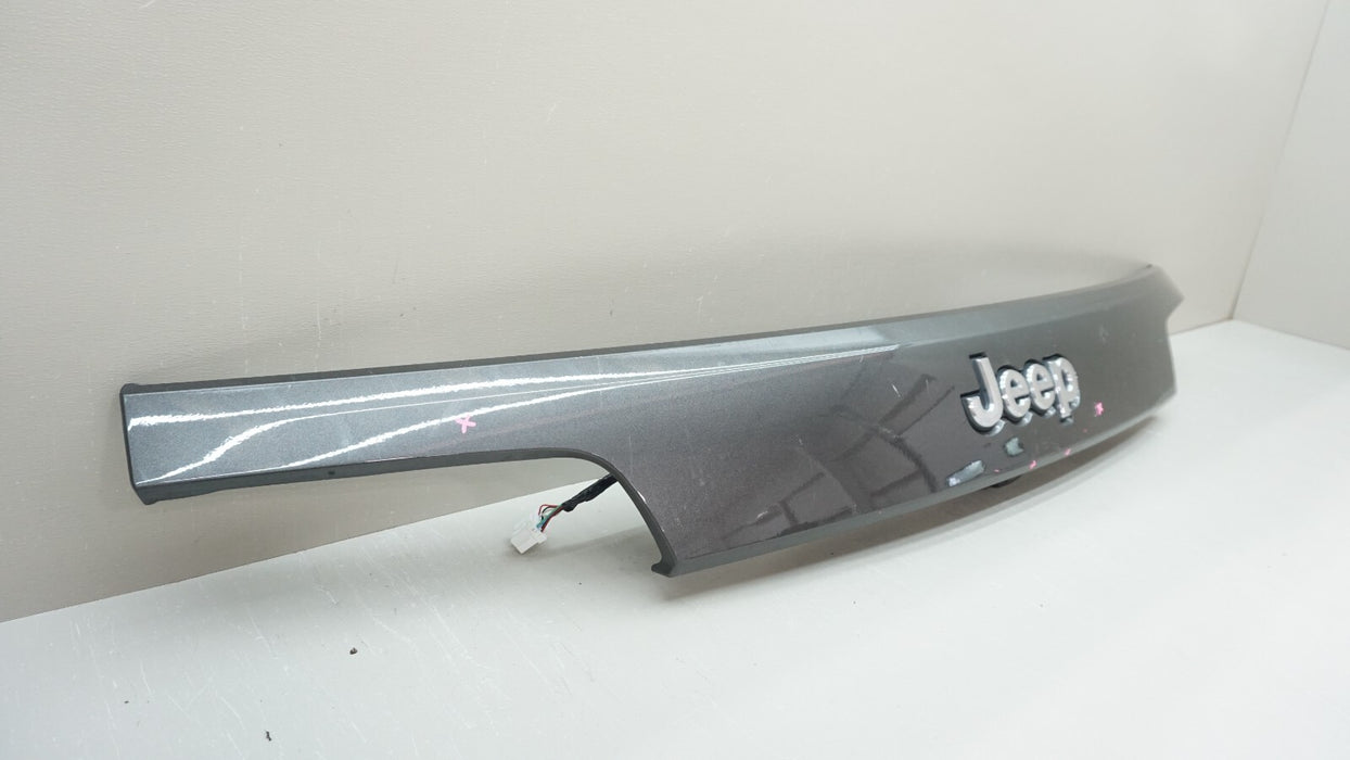 2014-2021 JEEP GRAND CHEROKEE REAR LIFTGATE LID TRIM MOLDING OEM 1WD55TRMA