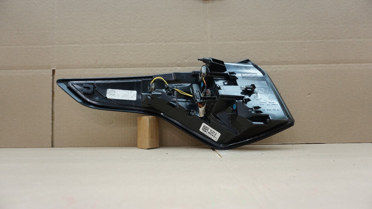 2017-2018 FORD ESCAPE REAR RH RIGHT PASSENGER SIDE OUTER TAIL LIGHT OEM