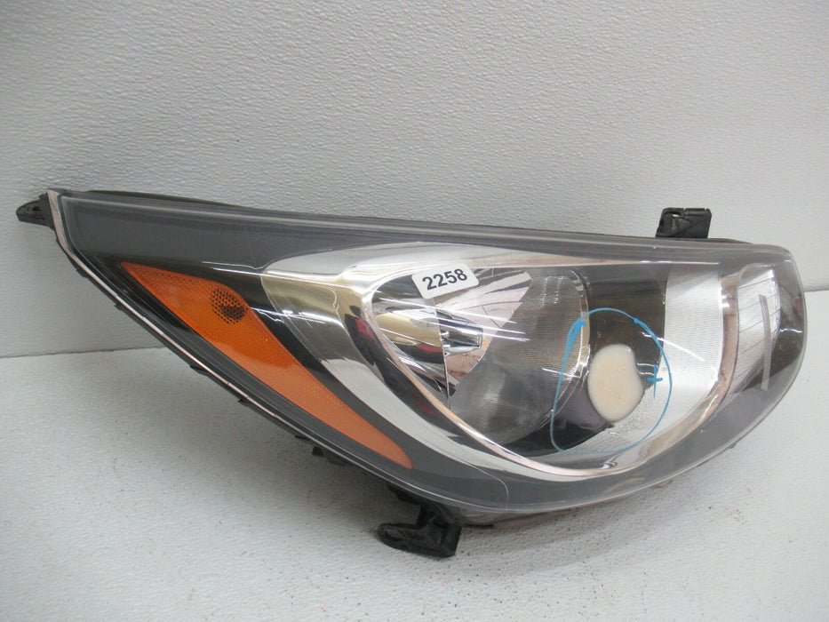 2015-2017 HYUNDAI ACCENT FRONT RIGHT PASSENGER SIDE HEADLIGHT LAMP OEM
