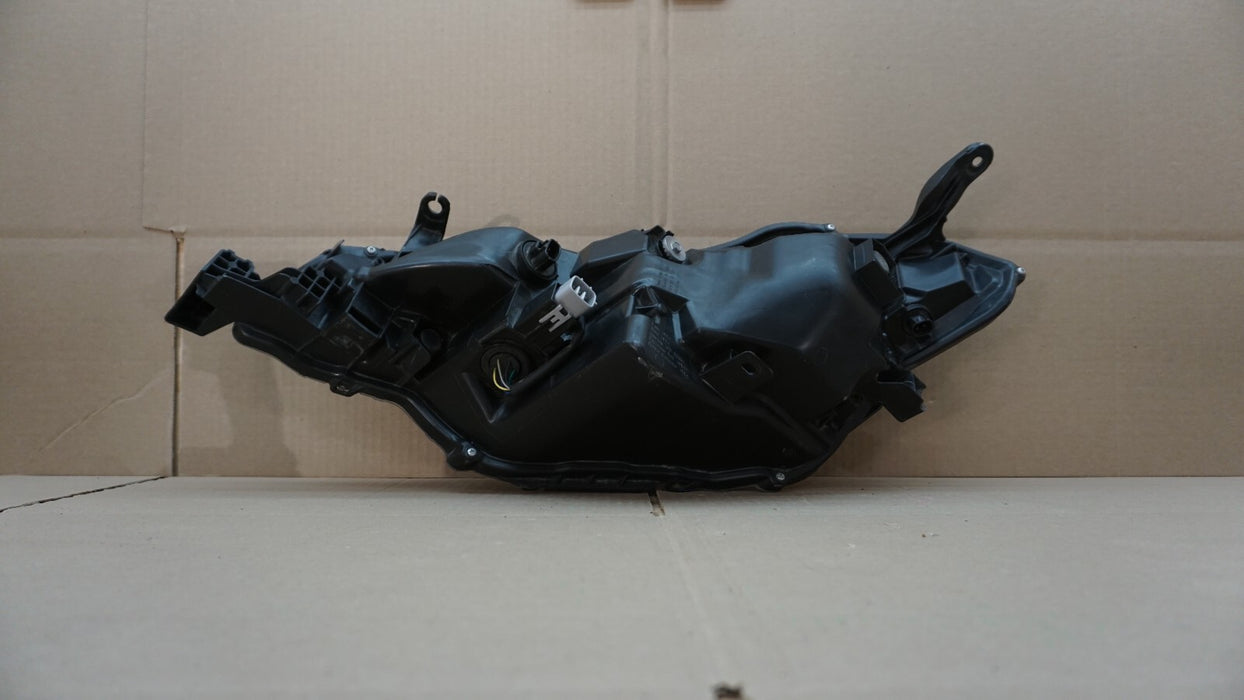2014-2016 TOYOTA COROLLA FRONT RIGHT PASSENGERS SIDE HEADLIGHT OEM 14 15 16