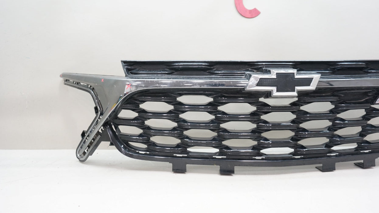 2024-2025 CHEVROLET TRAX RS FRONT BUMPER RADIATOR GRILLE OEM 42780278