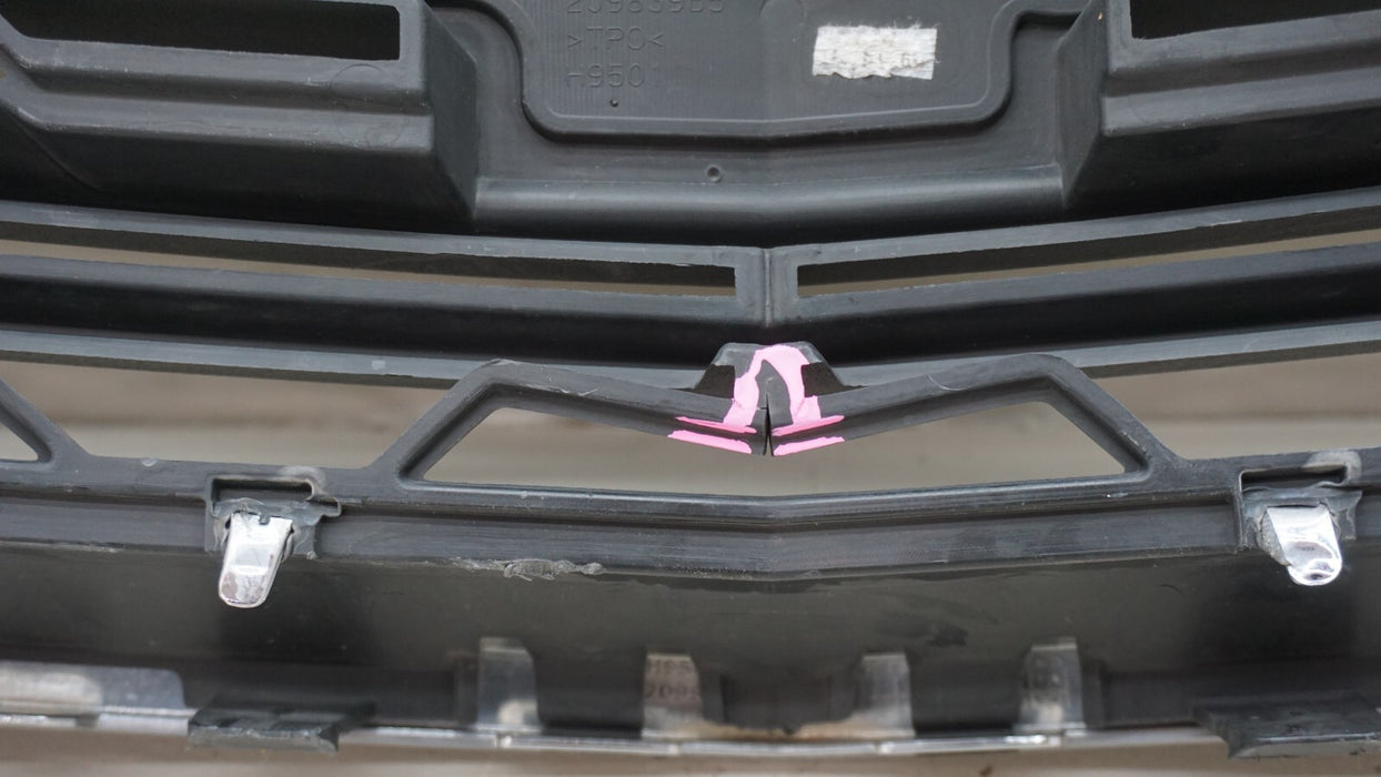 2013-2017 CHEVROLET TRAVERSE FRONT UPPER MAIN GRILLE 20983790 OEM 13 14 15 16 17