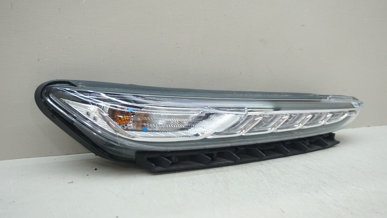 2018-2021 HYUNDAI KONA FRONT RIGHT PASSENGER SIDE DAYTIME RUNNING LIGHT OEM
