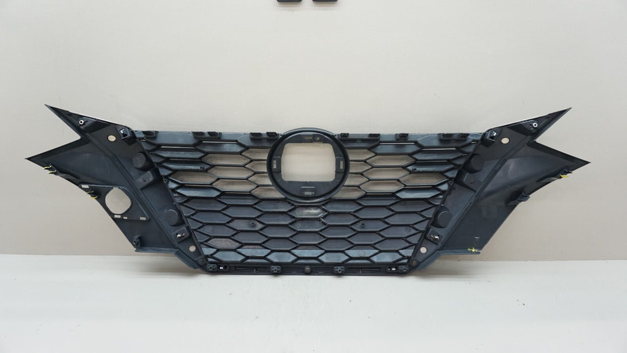 2020-2022 NISSAN SENTRA FRONT CENTER RADIATOR GRILLE 623106LB0A OEM
