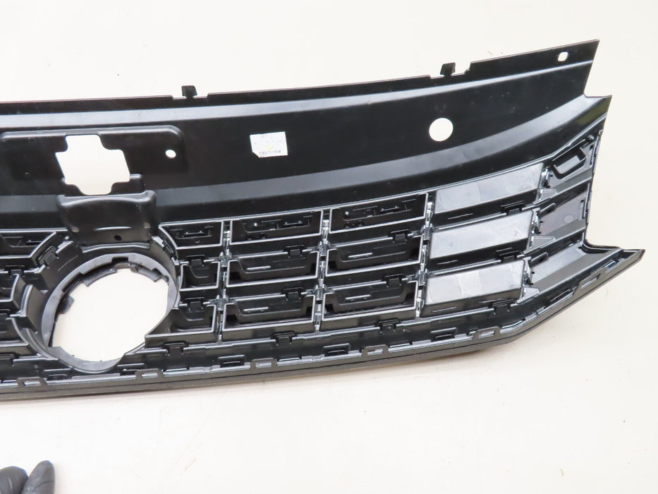 2016-2018 VOLKSWAGEN PASSAT FRONT BUMPER UPPER RADIATOR GRILLE GRILL CHROME OEM