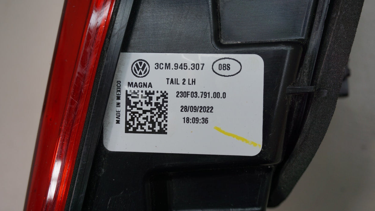 2020-2023 VOLKSWAGEN ATLAS CROSS SPORT REAR RIGHT SIDE INNER TAIL LIGHT OEM
