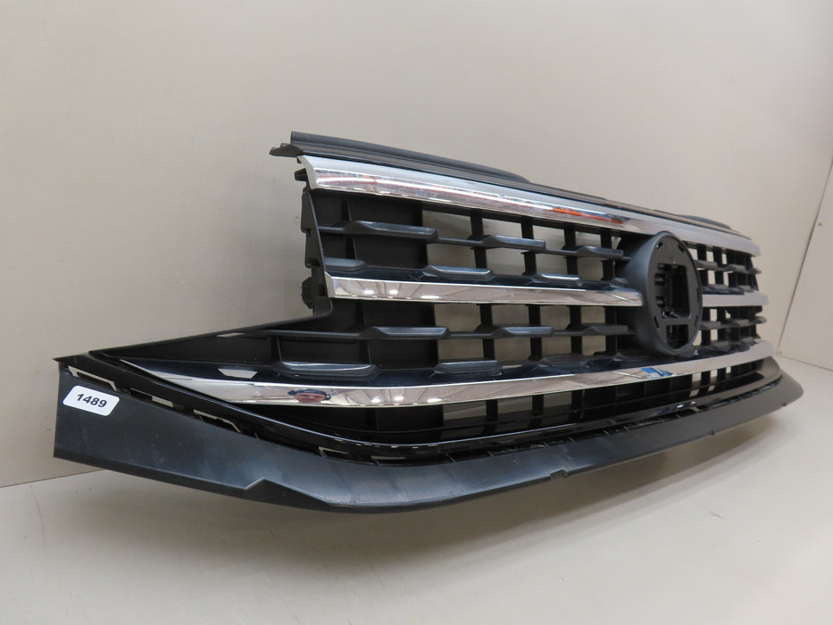 2020-2021 VOLKSWAGEN ATLAS FRONT BUMPER RADIATOR GRILL GRILLE OEM 3CM853653