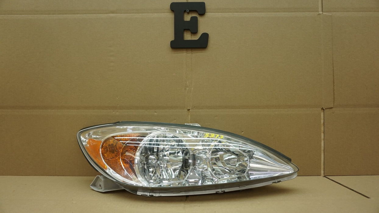 2002-2004 TOYOTA CAMRY FRONT RIGHT PASSENGER SIDE HEADLIGHT HALOGEN OEM 02 03 04