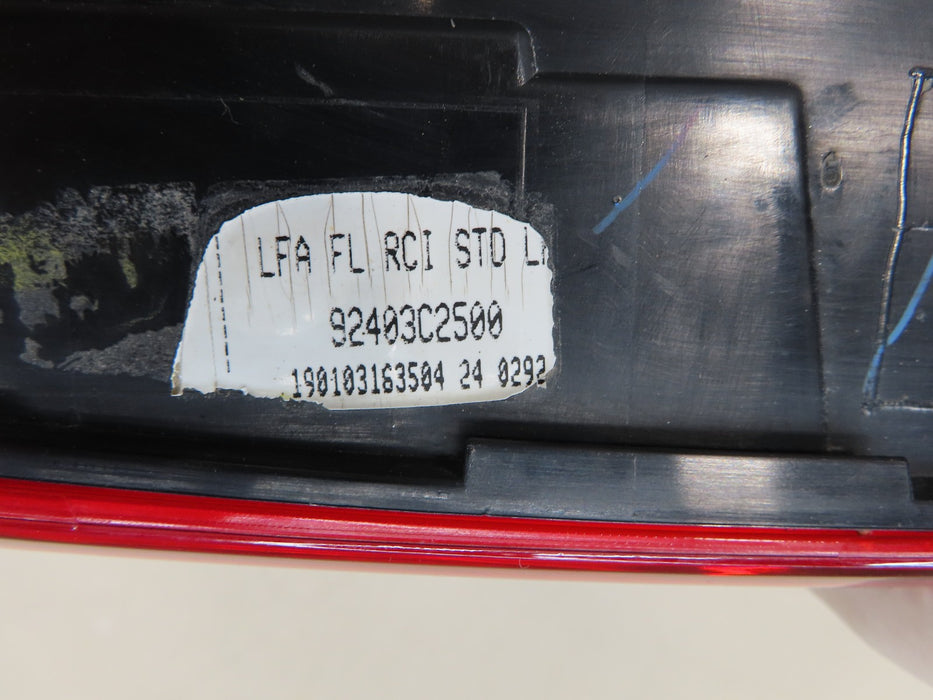 2018-2019 HYUNDAI SONATA REAR RIGHT PASSENGER INNER TAIL LIGHT OEM 92403C2500