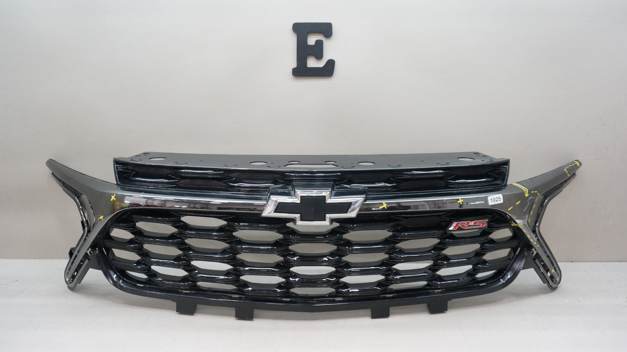 2024-2025 CHEVROLET TRAX RS FRONT BUMPER RADIATOR GRILLE OEM 42780278