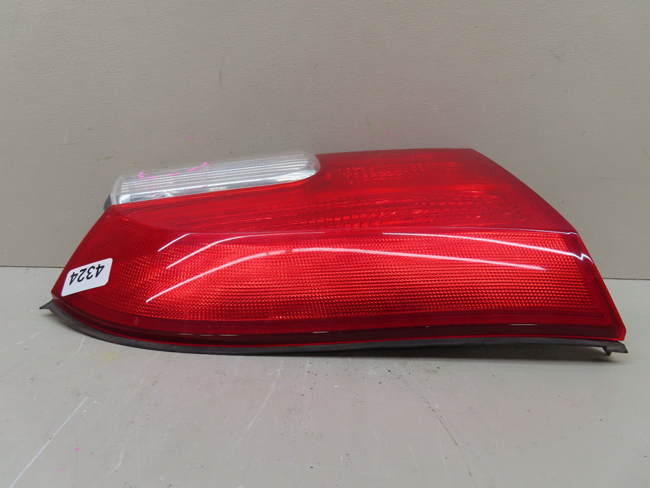 2010-2017 GMC TERRAIN LEFT DRIVER SIDE INNER TAIL LIGHT OEM