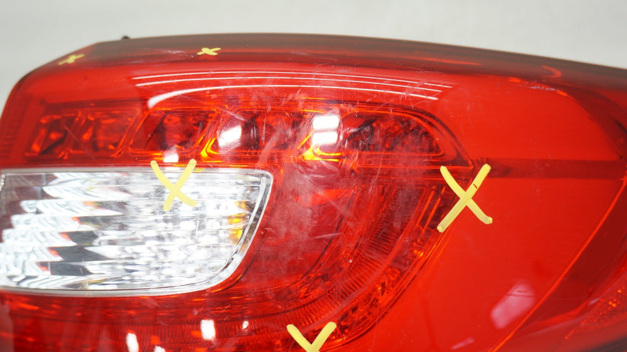 2015-2017 HYUNDAI SONATA REAR LEFT DRIVER SIDE OUTER TAIL LIGHT OEM 92402-C2100
