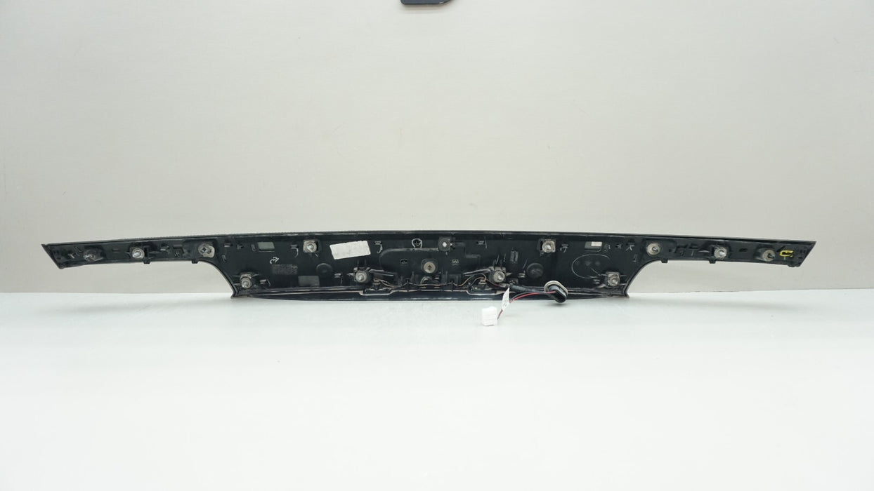 2014-2015 JEEP GRAND CHEROKEE REAR LICENSE PLAYE MOLDING TRIM OEM 1WD54TRMAC