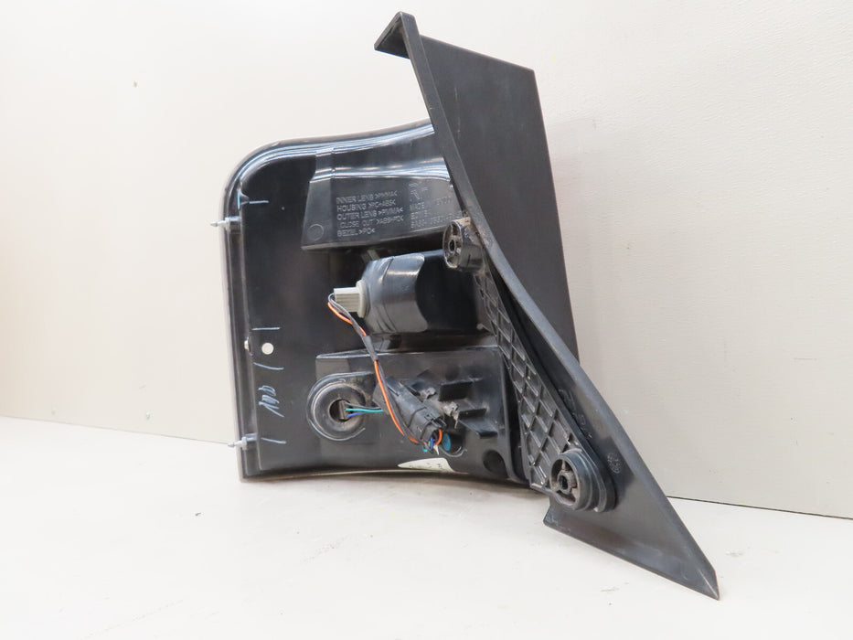2009-2011 FORD FLEX REAR RIGHT PASSENGER TAIL LIGHT OEM 8A83-13B504-B