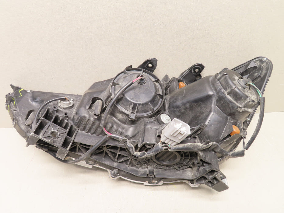 2011 - 2019 MITSUBISHI OUTLANDER RIGHT PASSENGER HEADLIGHT LAMP HALOGEN OEM