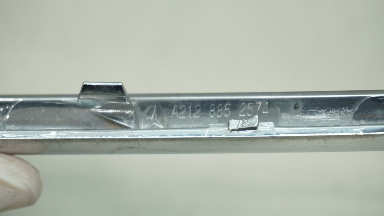 2014-2016 MERCEDES BENZ E CLASS W212 GRILLE SURROUND TRIM OEM A2128852574