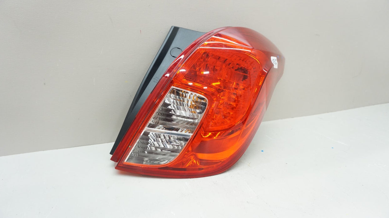 2013-2016 BUICK ENCORE REAR RH RIGHT PASSENGER SIDE TAIL LIGHT OEM