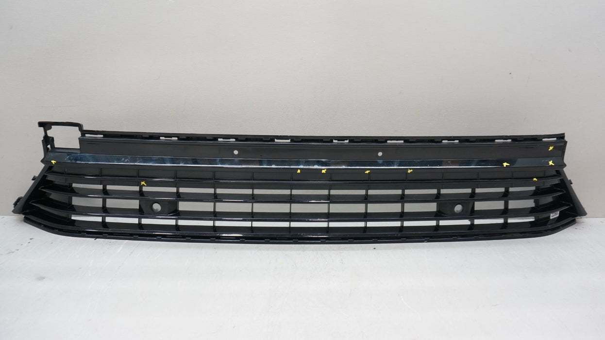 2020-2023 VOLKSWAGEN ATLAS FRONT LOWER BUMPER GRILLE GRILL 3CN853677 OEM
