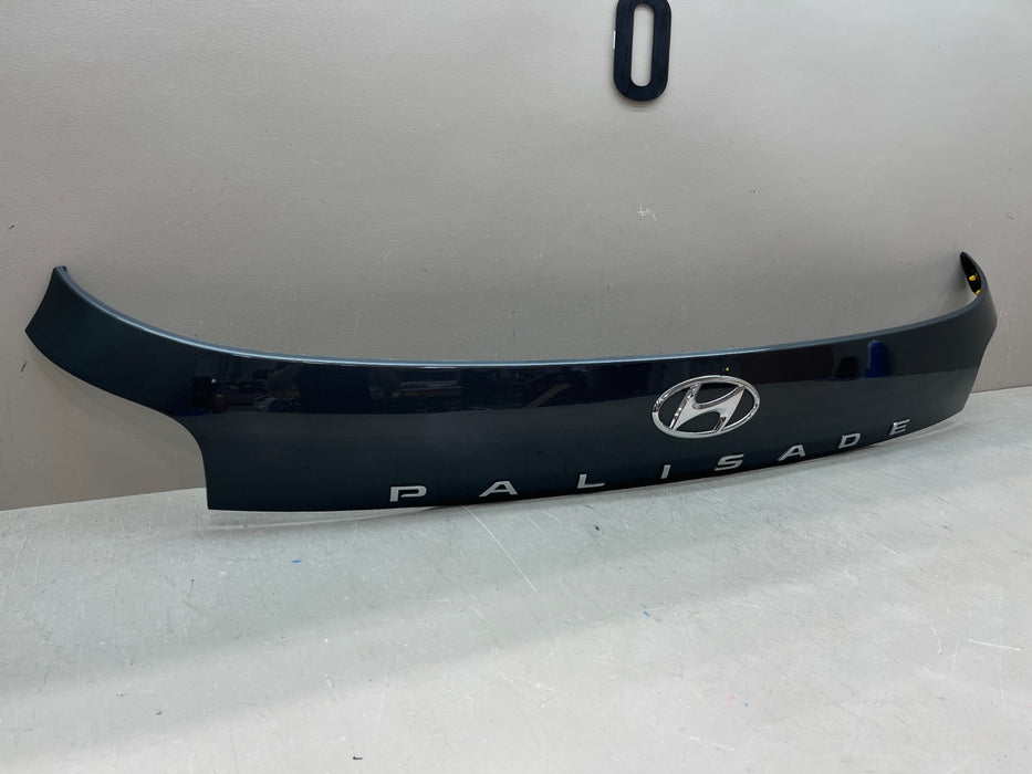 2020-2022 HYUNDAI PALISADE REAR LIFTGATE FINISH PANEL MOLDING 87311-S8000 OEM