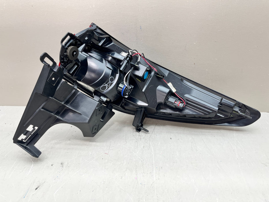 2019-2022 CHEVROLET BLAZER LH LEFT DRIVER OUTER LED TAIL LIGHT LAMP 84584303