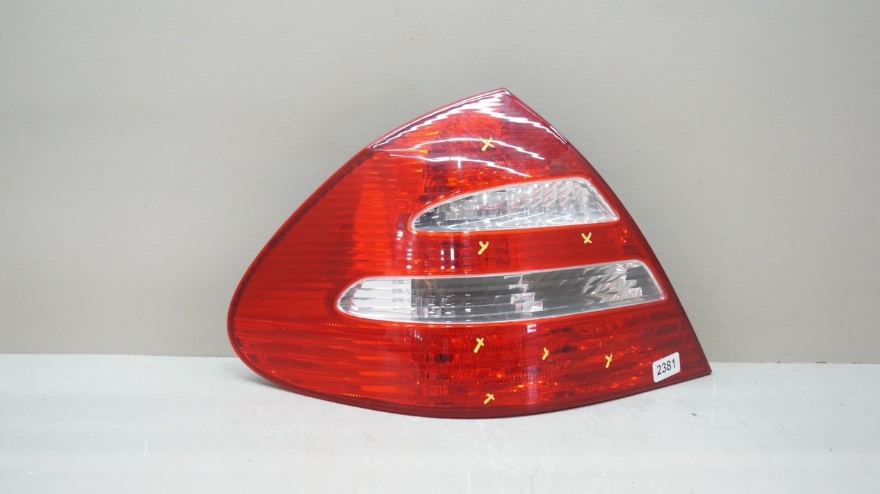 2003-2006 MERCEDES-BENZ E-CLASS REAR LEFT DRIVERS SIDE TAIL LIGHT OEM