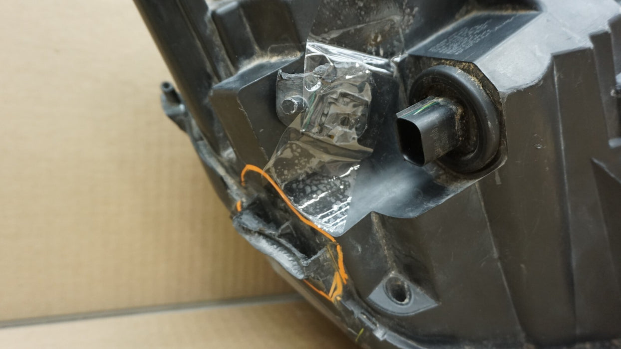 2016-2018 CHEVROLET CAMARO FRONT LEFT DRIVER SIDE HEADLIGHT OEM 16 17 18