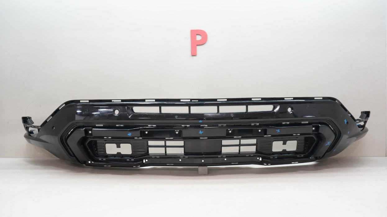 2025-2026 CHEVROLET TAHOE / SUBURBAN FRONT LOWER BUMPER VALANCE OEM 84976805