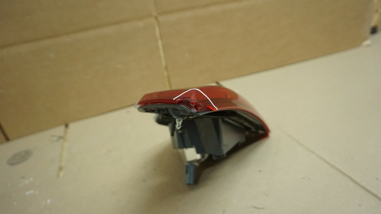 2017-2019 TOYOTA HIGHLANDER REAR LEFT DRIVER SIDE INNER TAIL LIGHT LED LAMP OEM