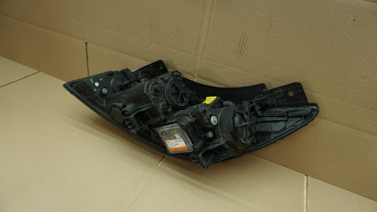 2015-2018 KIA SEDONA RIGHT PASSENGER SIDE HEADLIGHT XENON HID OEM 92102A9120