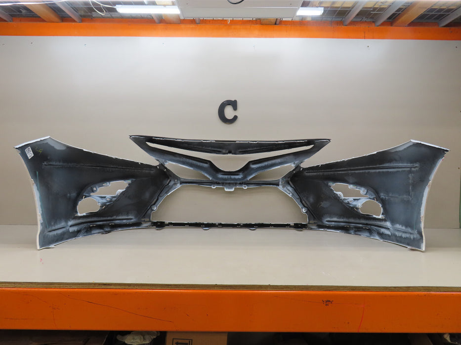 2018 2019 TOYOTA CAMRY FRONT BUMPER COVER OEM 52119-06E30
