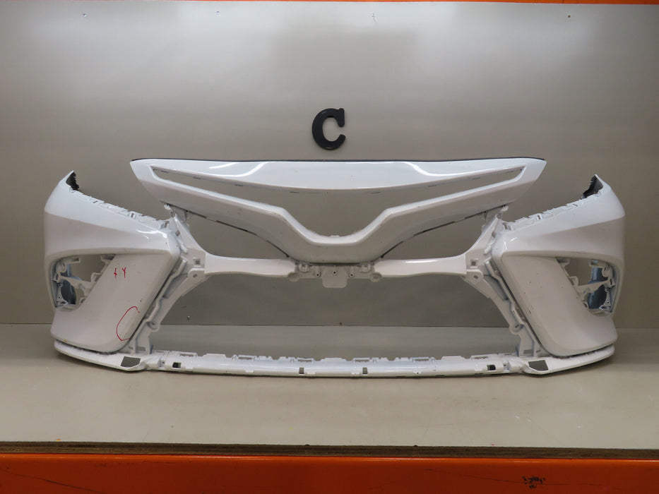 2018 2019 TOYOTA CAMRY FRONT BUMPER COVER OEM 52119-06E30