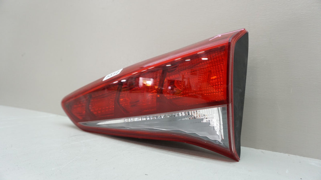 2016-2018 HYUNDAI TUCSON REAR RH RIGHT PASSENGER SIDE INNER TAIL LIGHT OEM