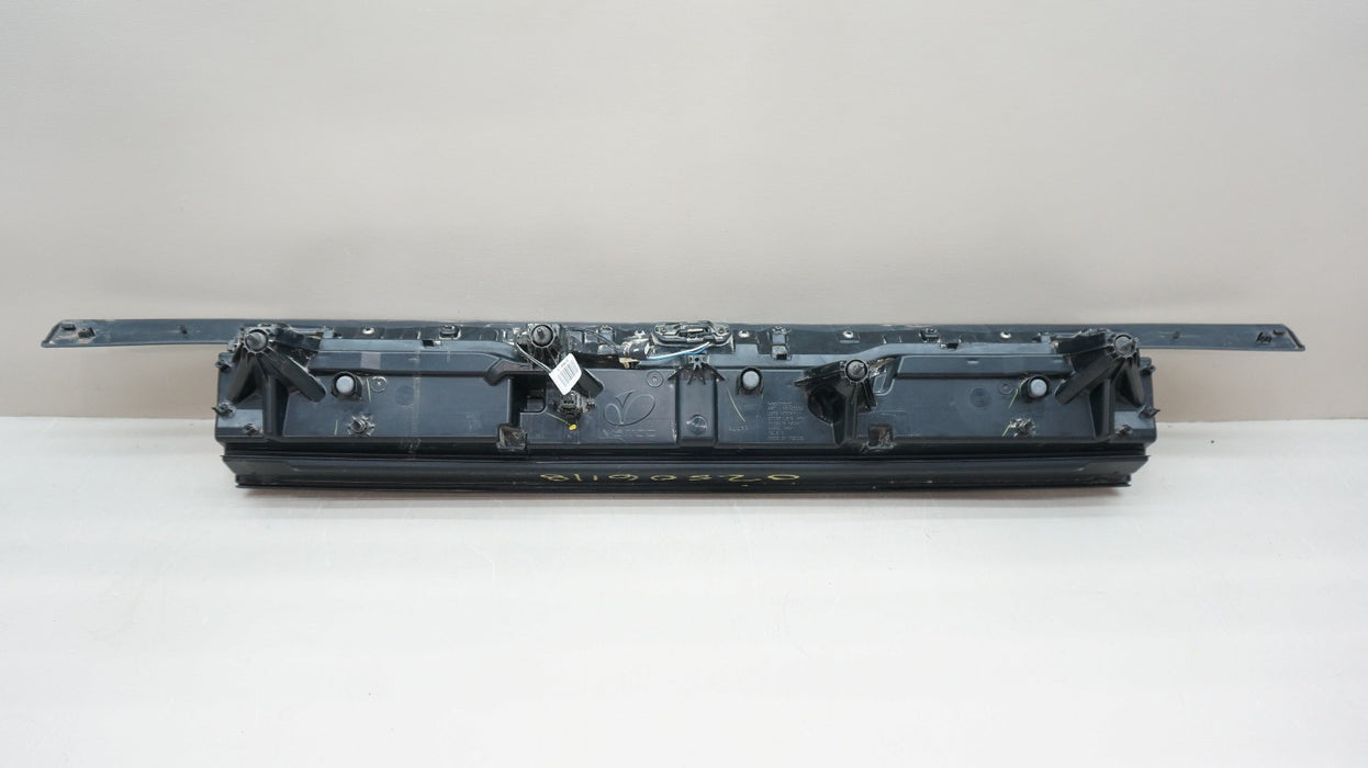 2015-2023 DODGE CHALLENGER REAR CENTER TAIL LIGHT 68404882AA OEM