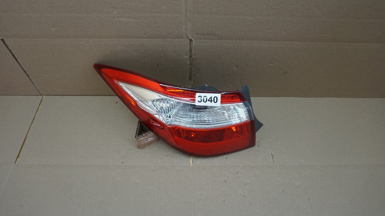 2014-2016 TOYOTA COROLLA REAR LEFT DRIVER SIDE OUTER TAIL LIGHT BRAKE LAMP OEM