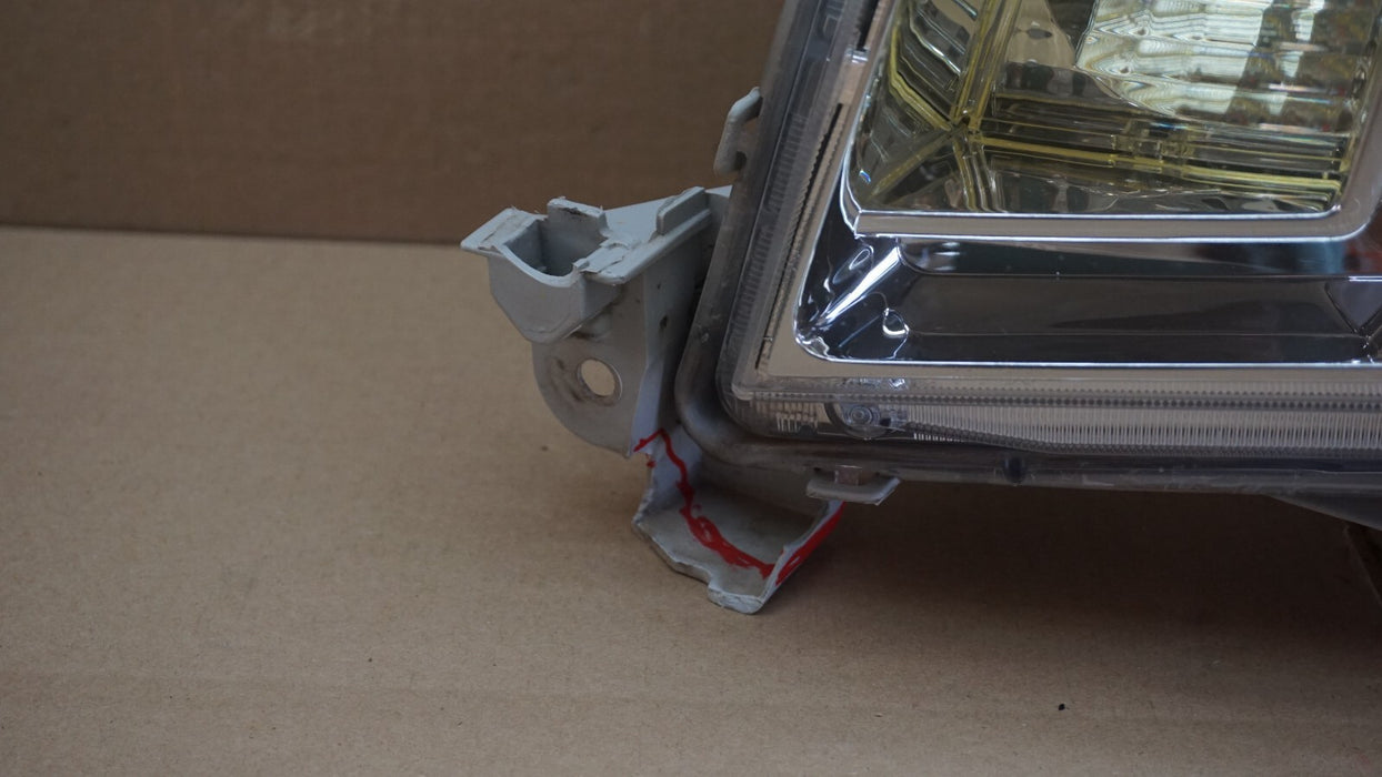2005-2011 TOYOTA TACOMA FRONT LEFT DRIVER HEADLIGHT HEADLAMP  HALOGEN OEM