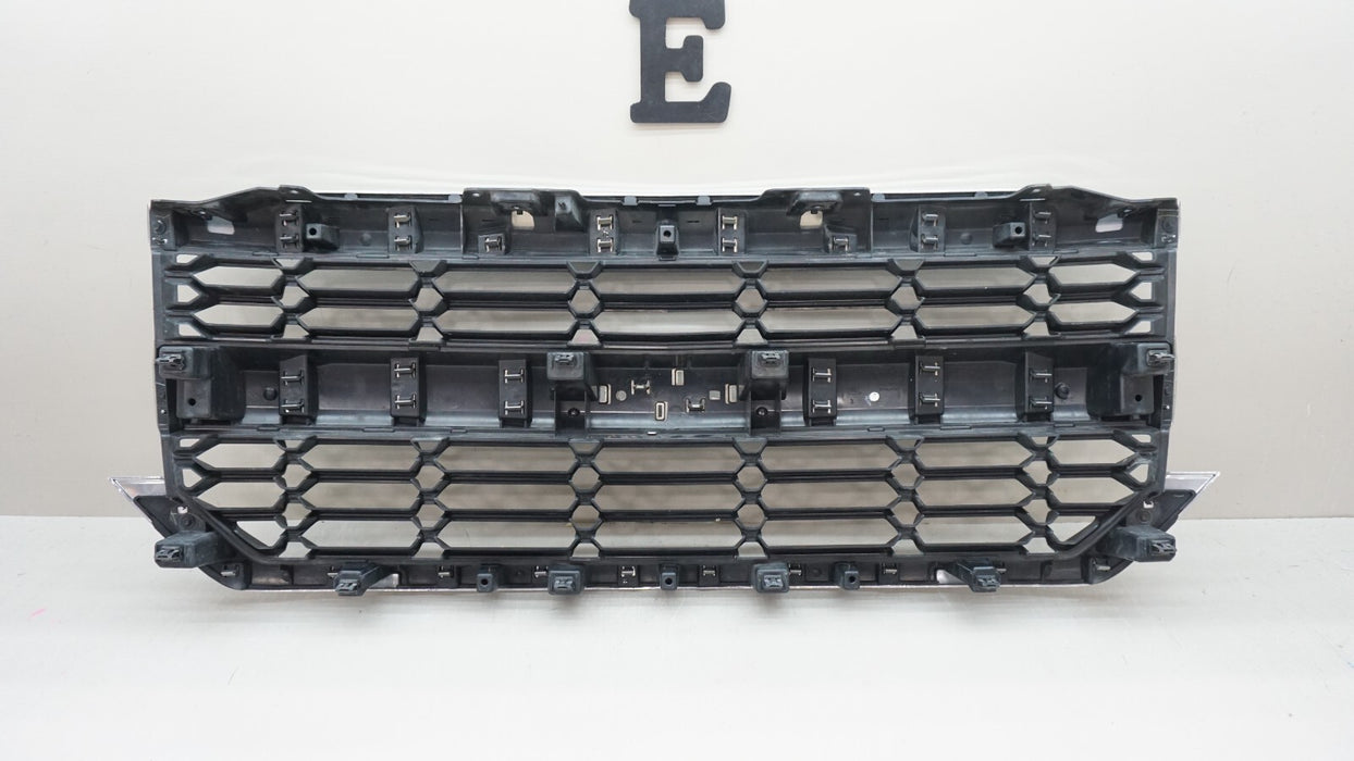 2016-2018 CHEVROLET SILVERADO 1500 LTZ FRONT RADIATOR GRILLE OEM 23383604
