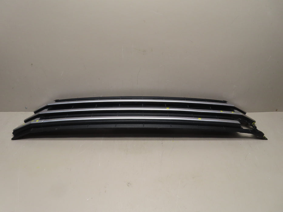 2017-2019 TOYOTA HIGHLANDER SUV FRONT LOWER BUMPER GRILLE GRILL OEM 53112-0E180