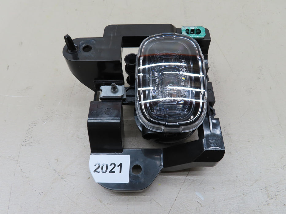 2021-2022 NISSAN ROGUE FRONT RIGHT FOG LIGHT LAMP W/ BRACKET OEM 26150-8990D