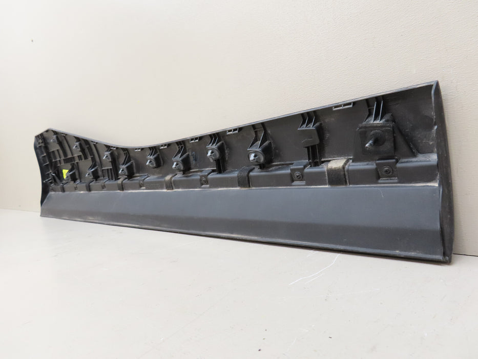 2022-2024 HYUNDAI SANTA CRUZ FRONT RIGHT PASSENGER SIDE DOOR LOWER MOLDING OEM