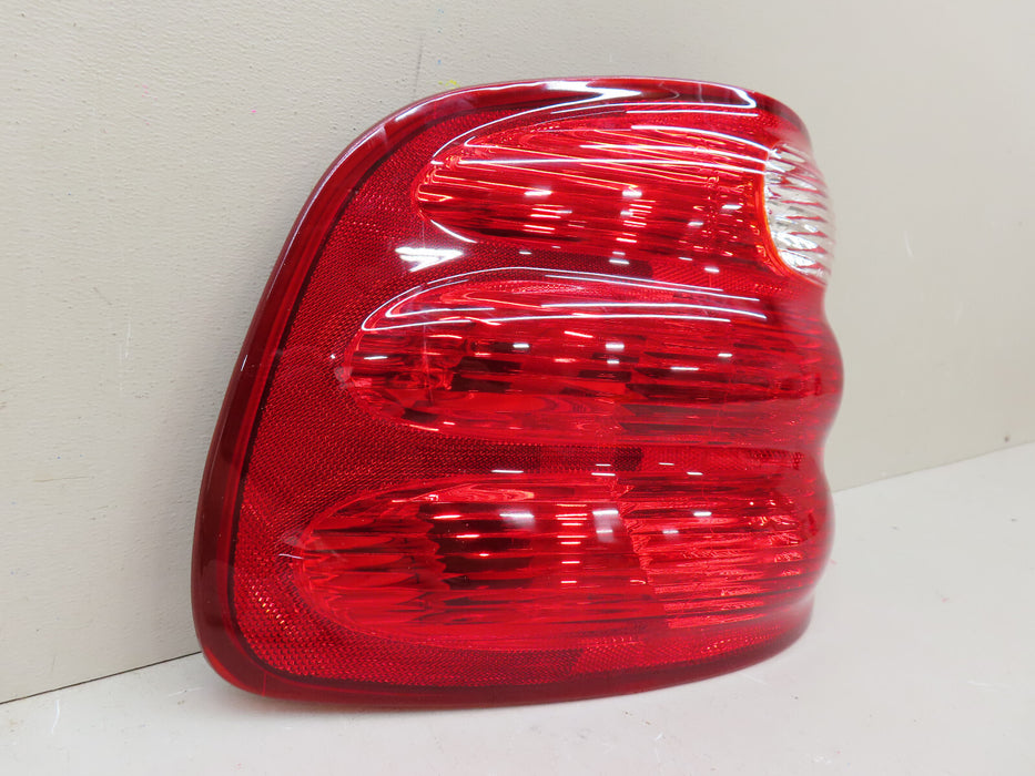 2000-2004 FORD F150 F-150 F250 F-250 REAR LEFT DRIVER SIDE TAIL LIGHT DEPO