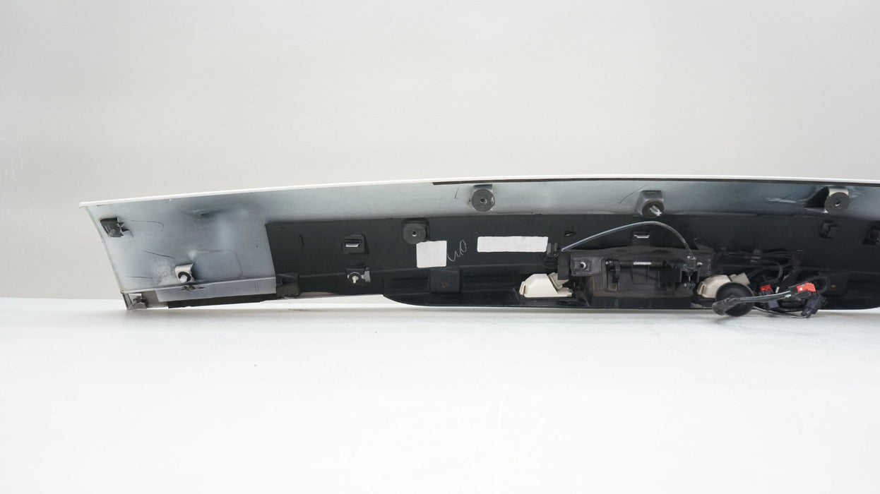 2011-2016 CHRYSLER TOWN & COUNTRY REAR LIFT GATE MOLDING W / CAMERA OEM