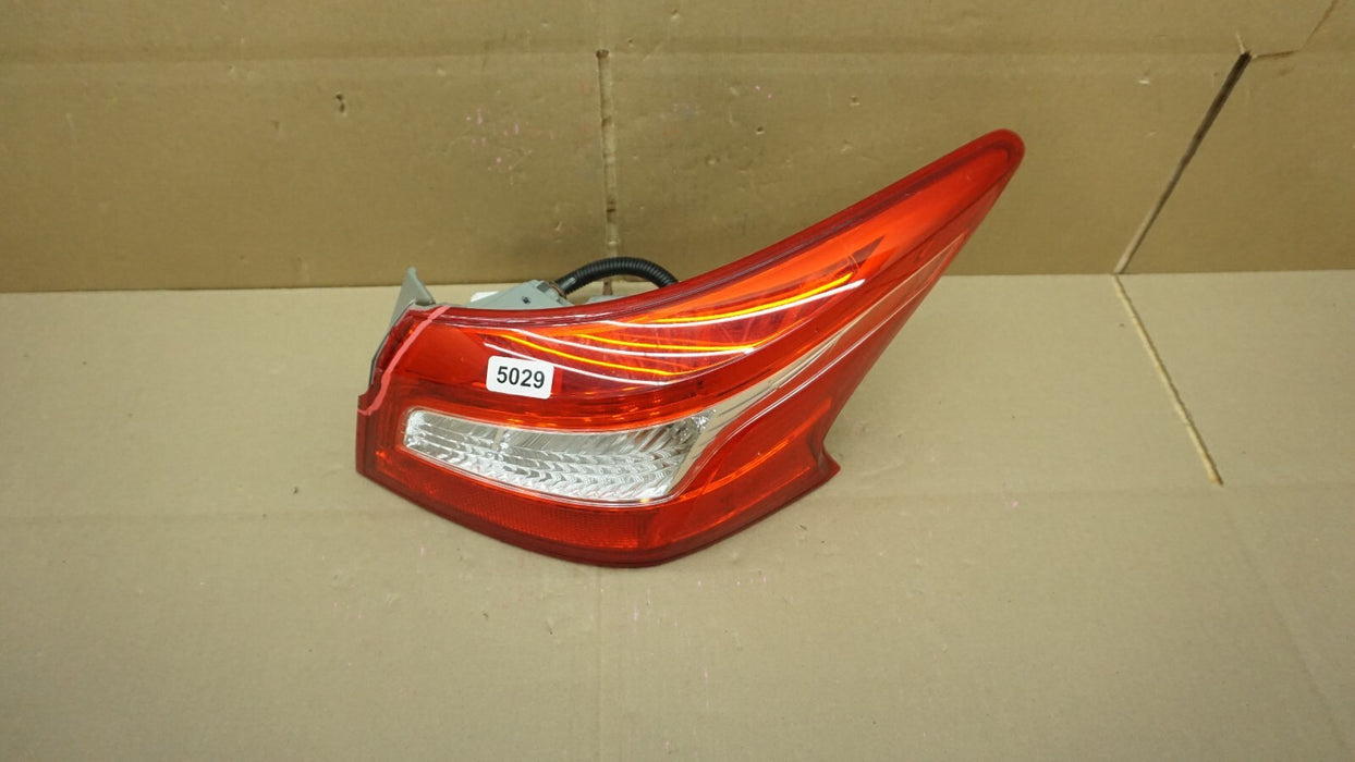 2016-2019 NISSAN SENTRA REAR RIGHT PASSENGER SIDE TAIL LIGHT OEM 265553YU0A