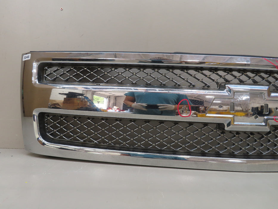 2007-2013 CHEVROLET SILVERADO 1500 FRONT RADIATOR GRILLE GRILL OEM