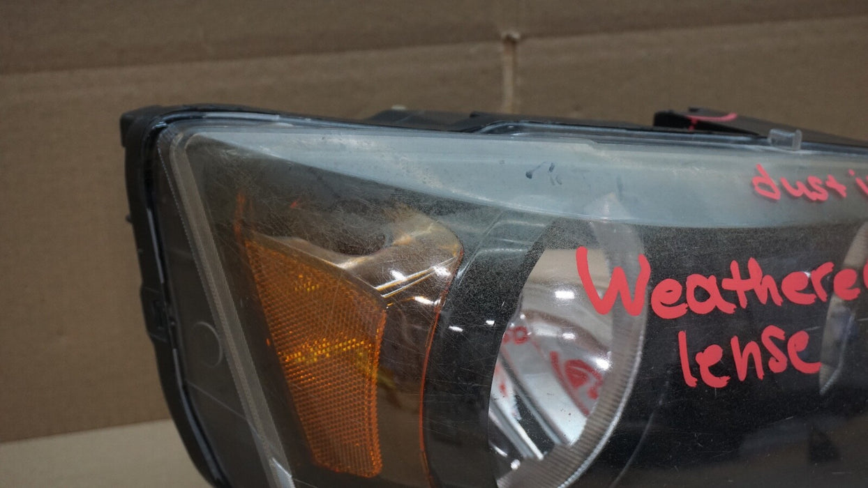 2008-2016 CHRYSLER TOWN & COUNTRY FRONT RIGHT PASSENGER SIDE HALOGEN OEM
