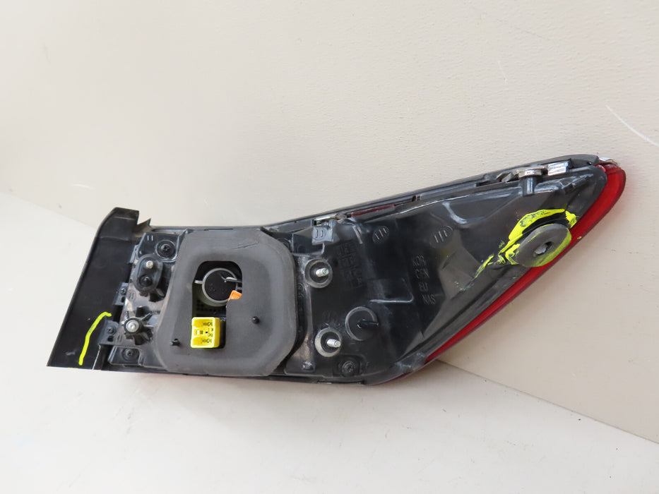 2017-2019 KIA CADENZA LEFT DRIVER SIDE TAIL LIGHT OEM