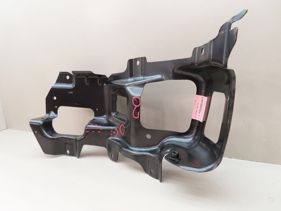 2014-2015 GMC SIERRA 1500 FRONT RIGHT BUMPER MOUNT BRACKET AFTERMARKET GM1063109